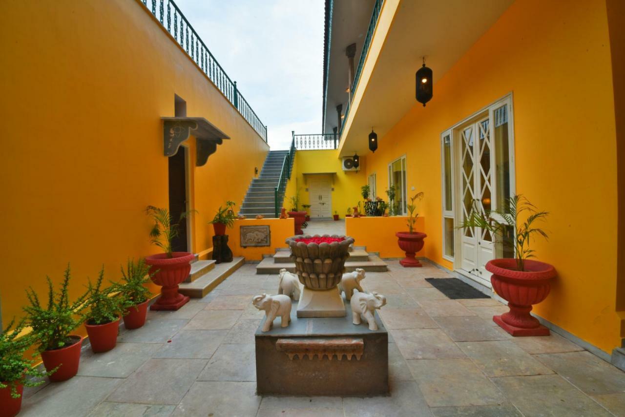Premkunj Hotel Udaipur Esterno foto