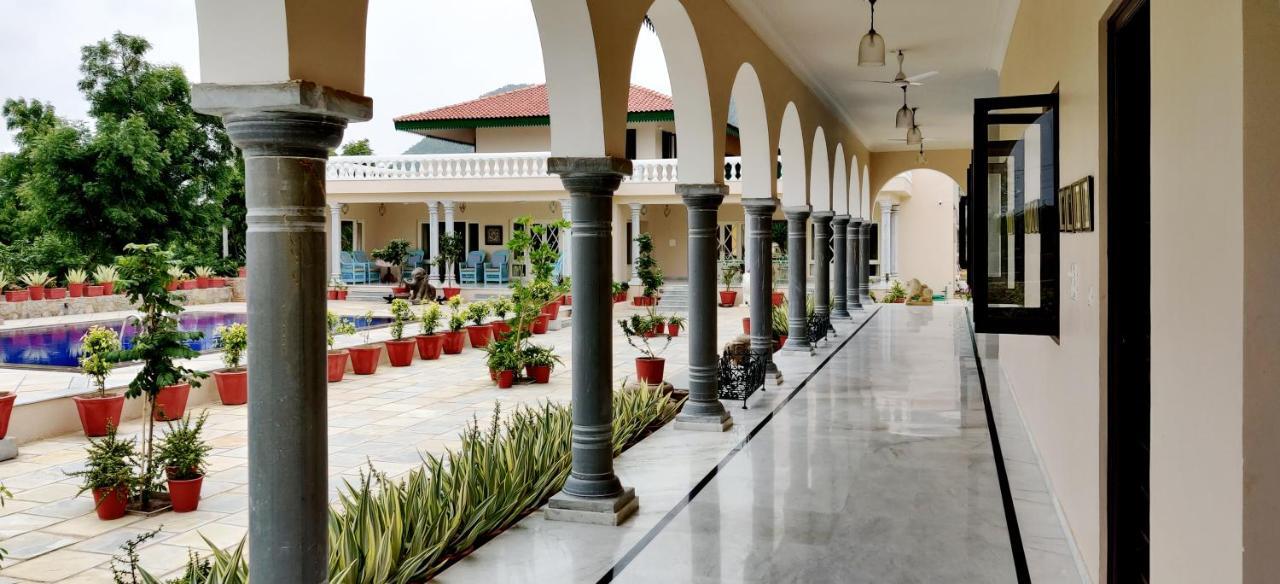 Premkunj Hotel Udaipur Esterno foto